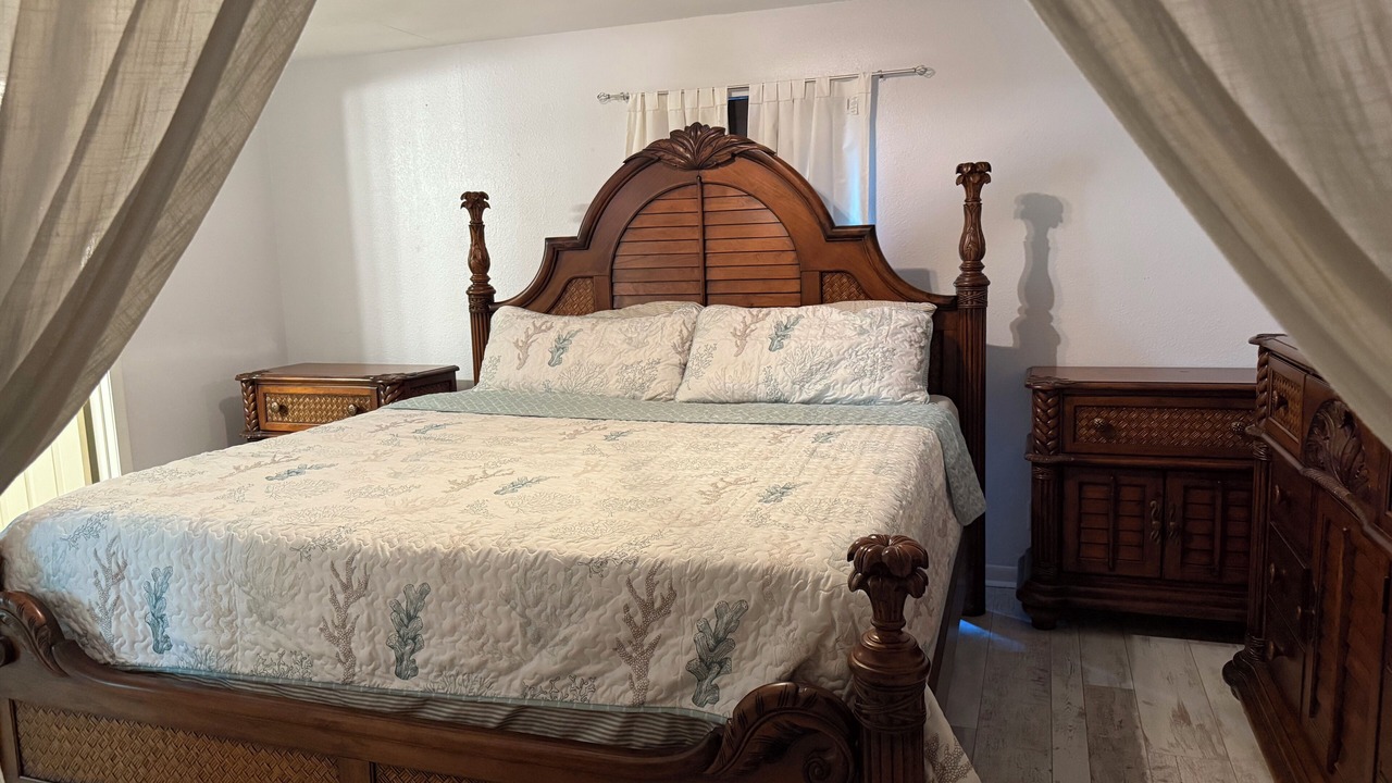 Photo of Bedroom in Chassahowitzka