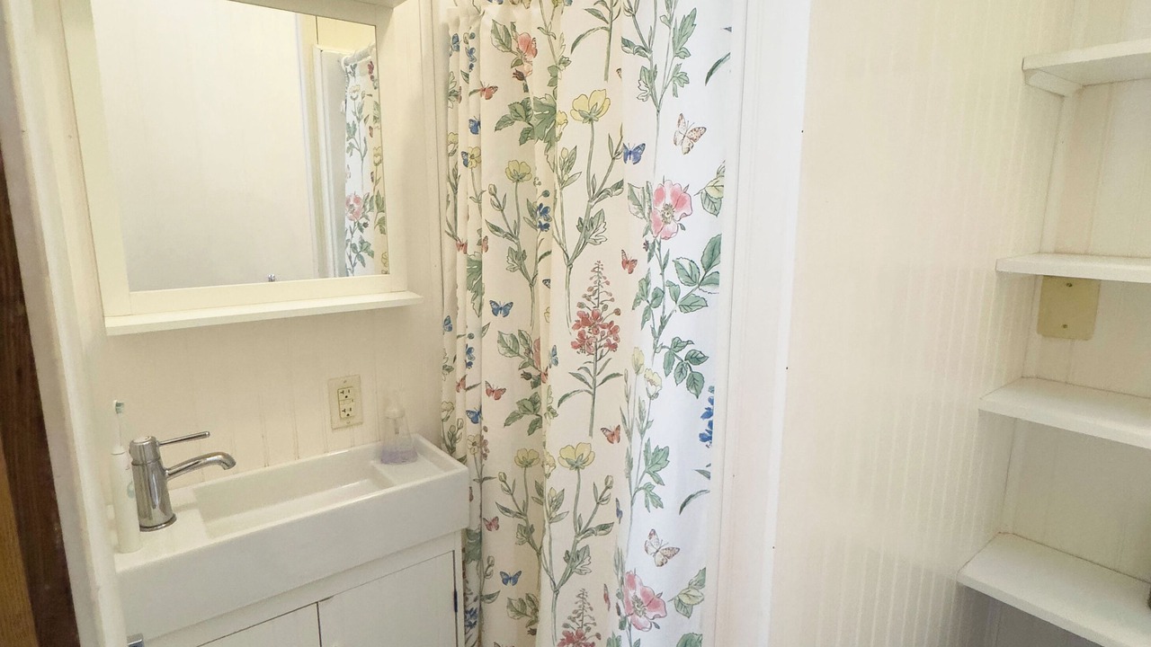 Photo of Bathroom in Central Park North