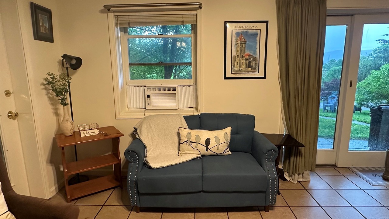 Photo of Livingroom in Cooperstown