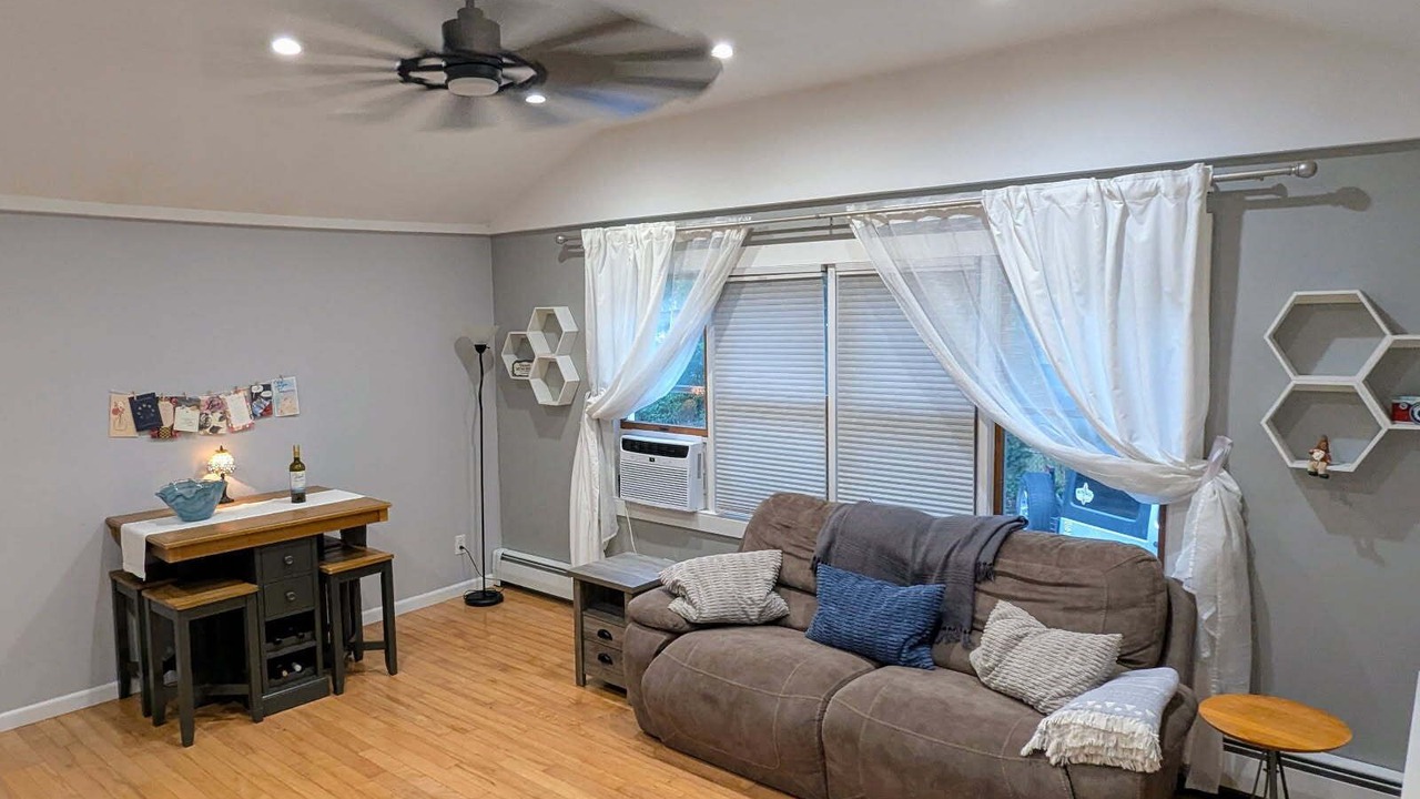 Photo of Livingroom in Mastic Beach