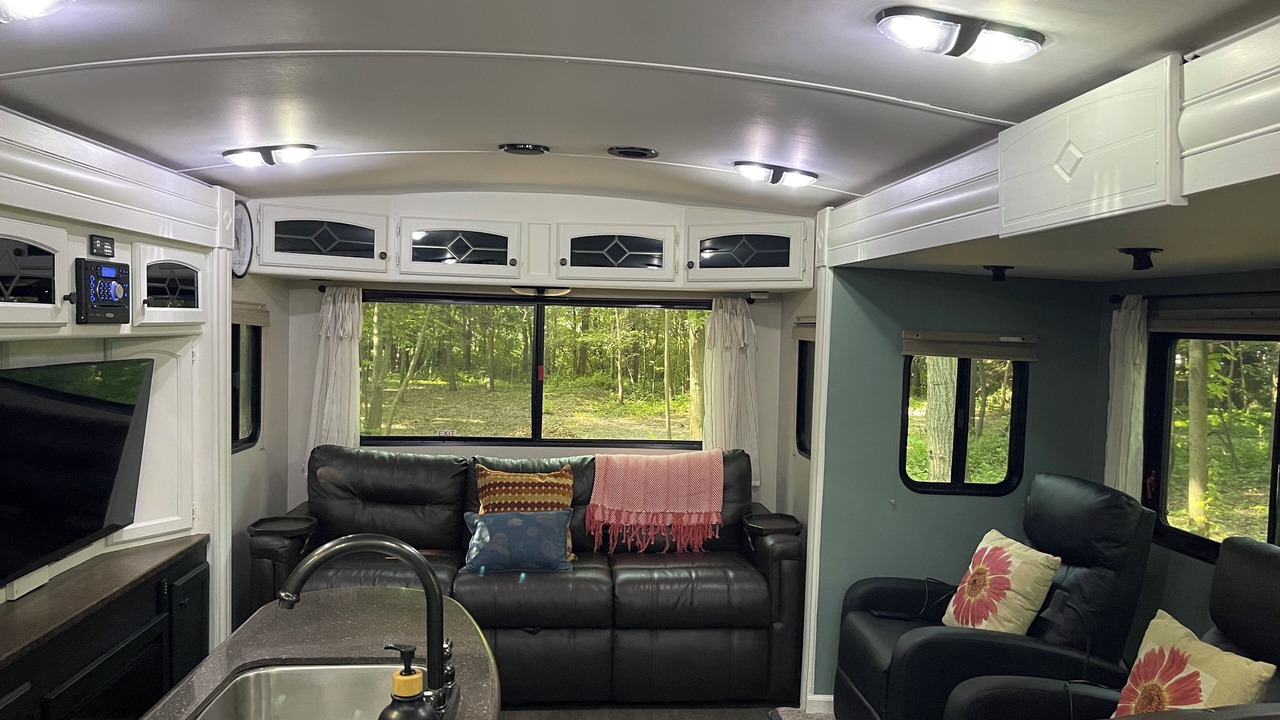Photo of Livingroom in Wheeler