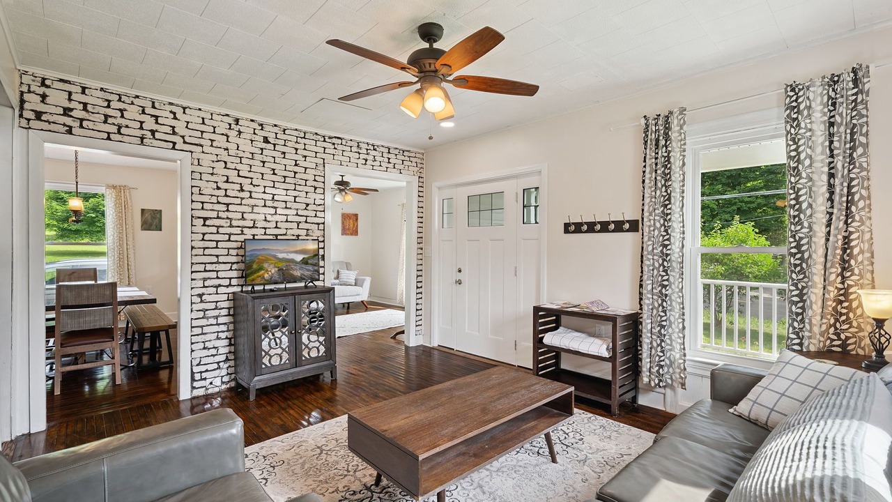 Photo of Livingroom in Hector