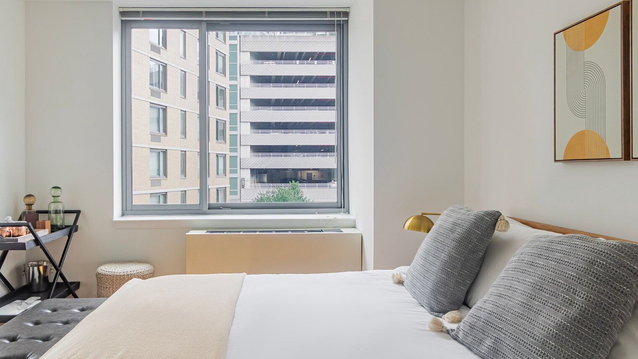 Photo of Bedroom in Hunters Point