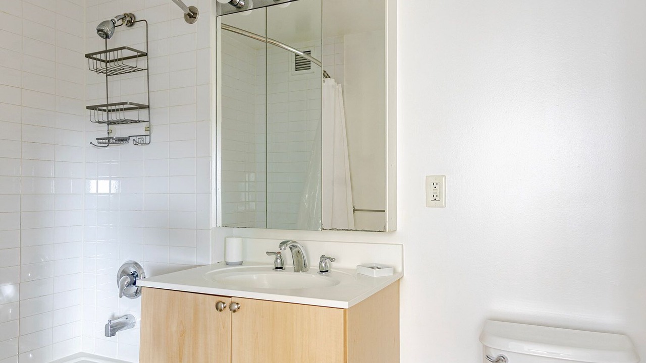 Photo of Bathroom in Hunters Point