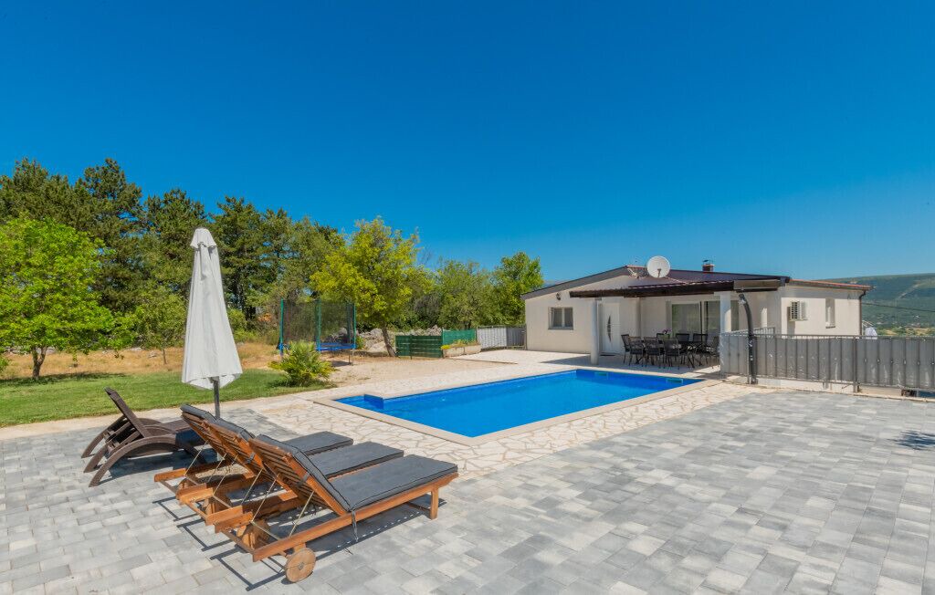 Photo of Outdoor in Grubine