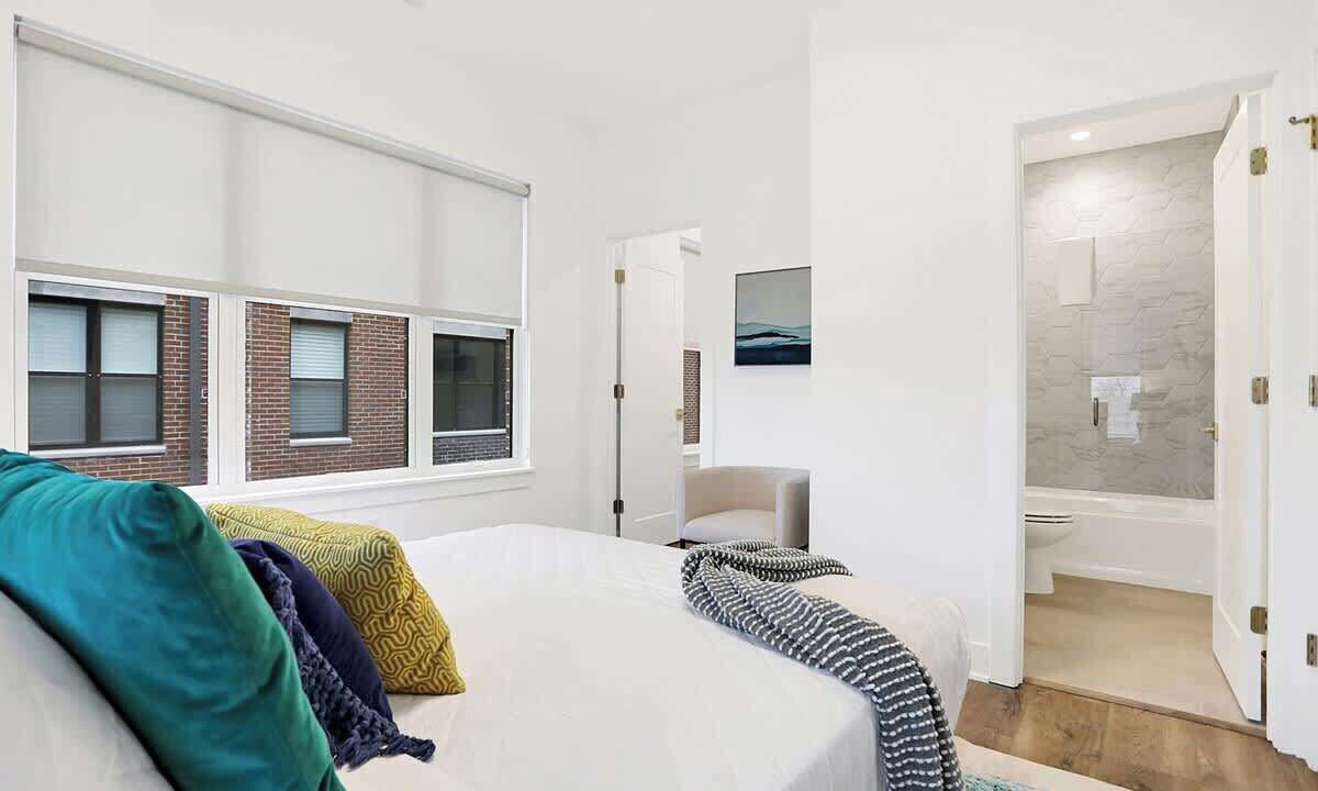 Photo of Bedroom in Lockerbie Square