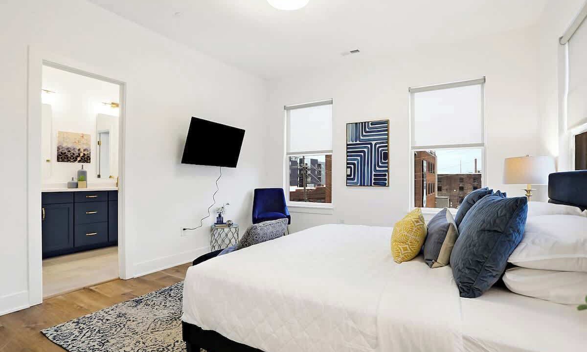 Photo of Bedroom in Lockerbie Square