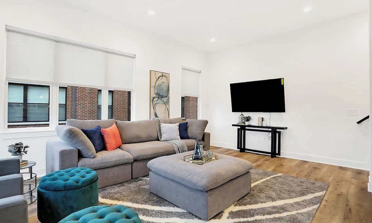 Photo of Livingroom in Lockerbie Square