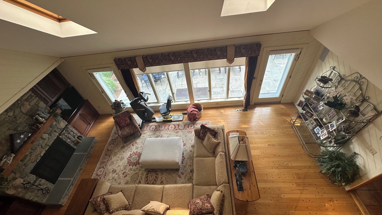Photo of Livingroom in Head of the Harbor