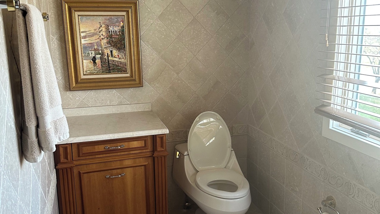 Photo of Bathroom in Head of the Harbor