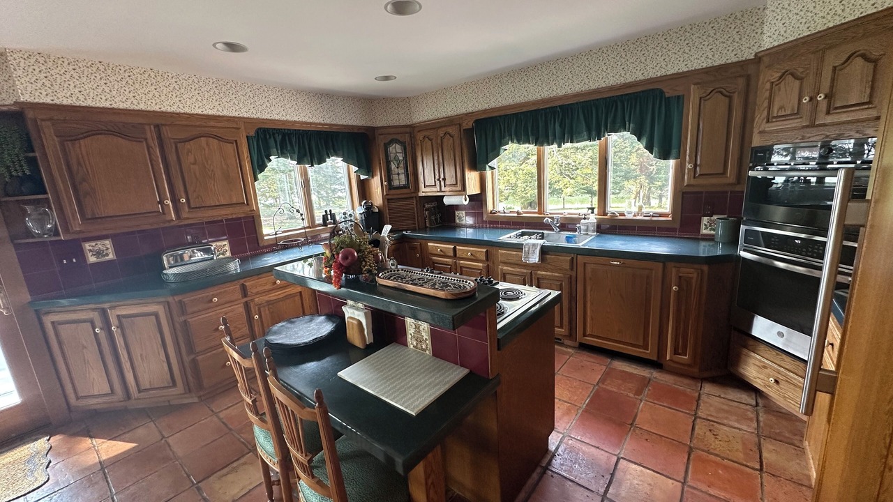 Photo of Kitchen in Head of the Harbor