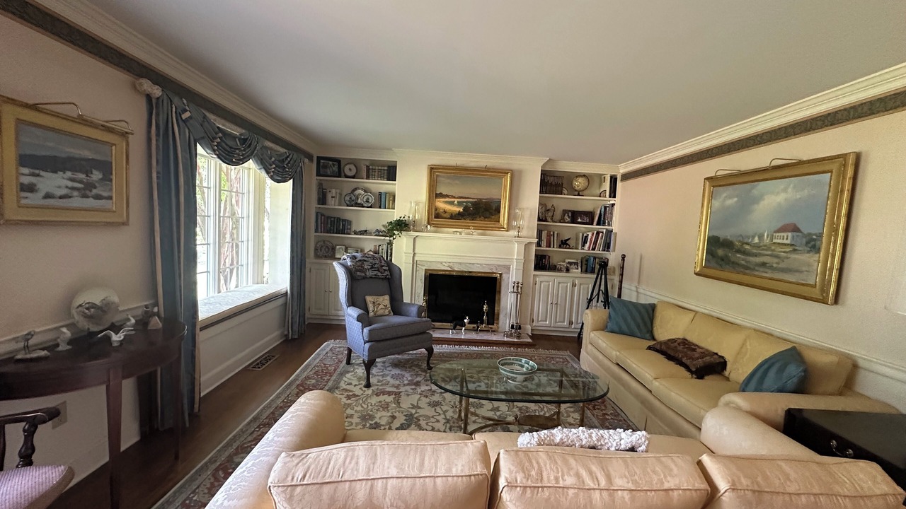 Photo of Livingroom in Head of the Harbor
