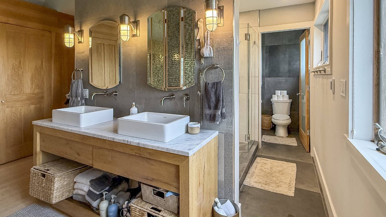 Photo of Bathroom in East Norwalk