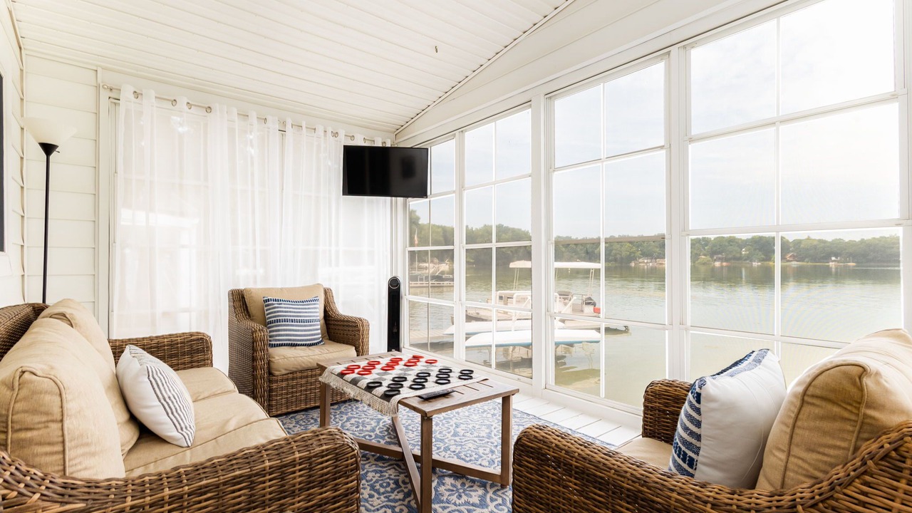 Photo of Livingroom in Howe