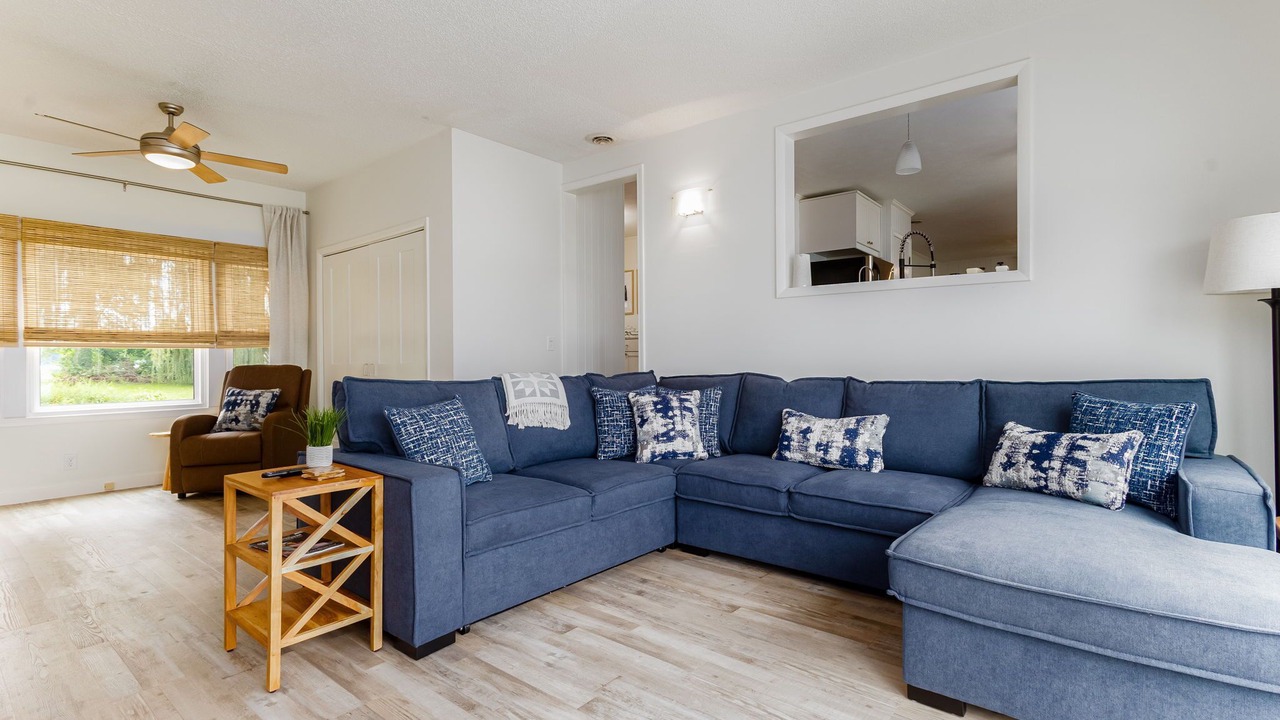 Photo of Livingroom in Howe
