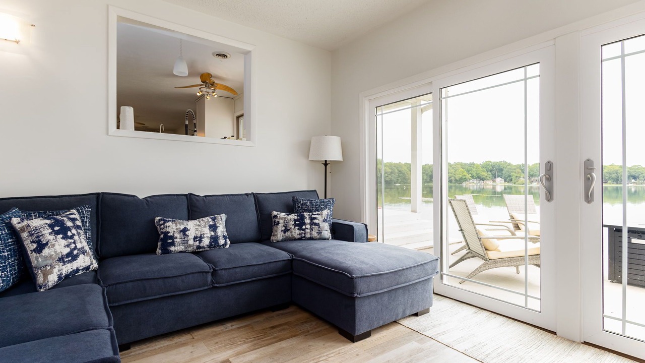 Photo of Livingroom in Howe