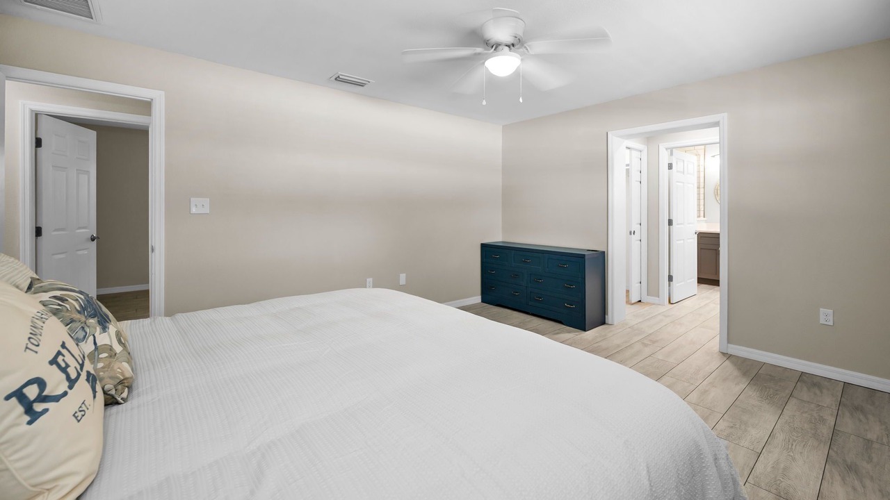 Photo of Bedroom in Crystal Beach