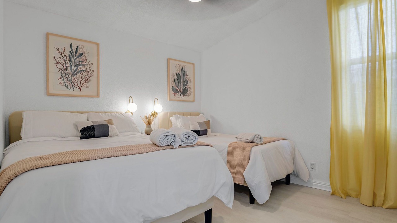 Photo of Bedroom in Lauderdale Isles