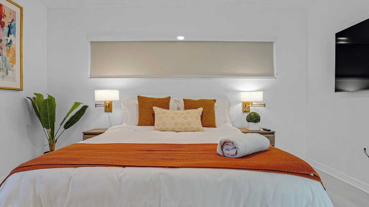 Photo of Bedroom in Lauderdale Isles