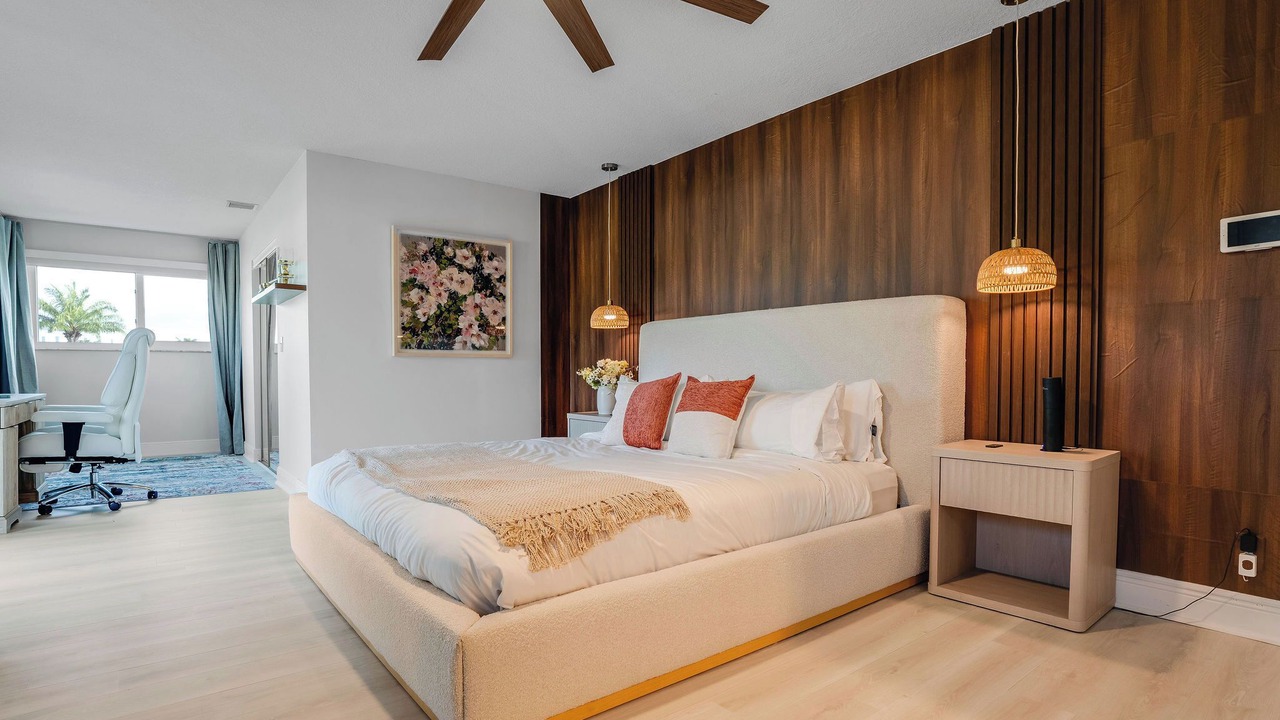 Photo of Bedroom in Lauderdale Isles