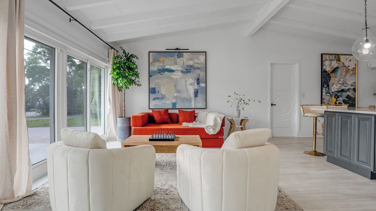 Photo of Livingroom in Lauderdale Isles