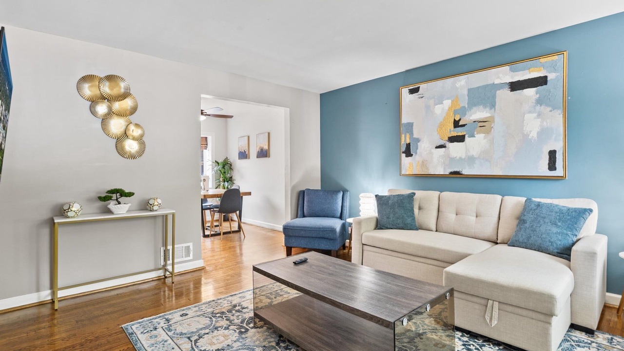 Photo of Livingroom in Aurora Highlands