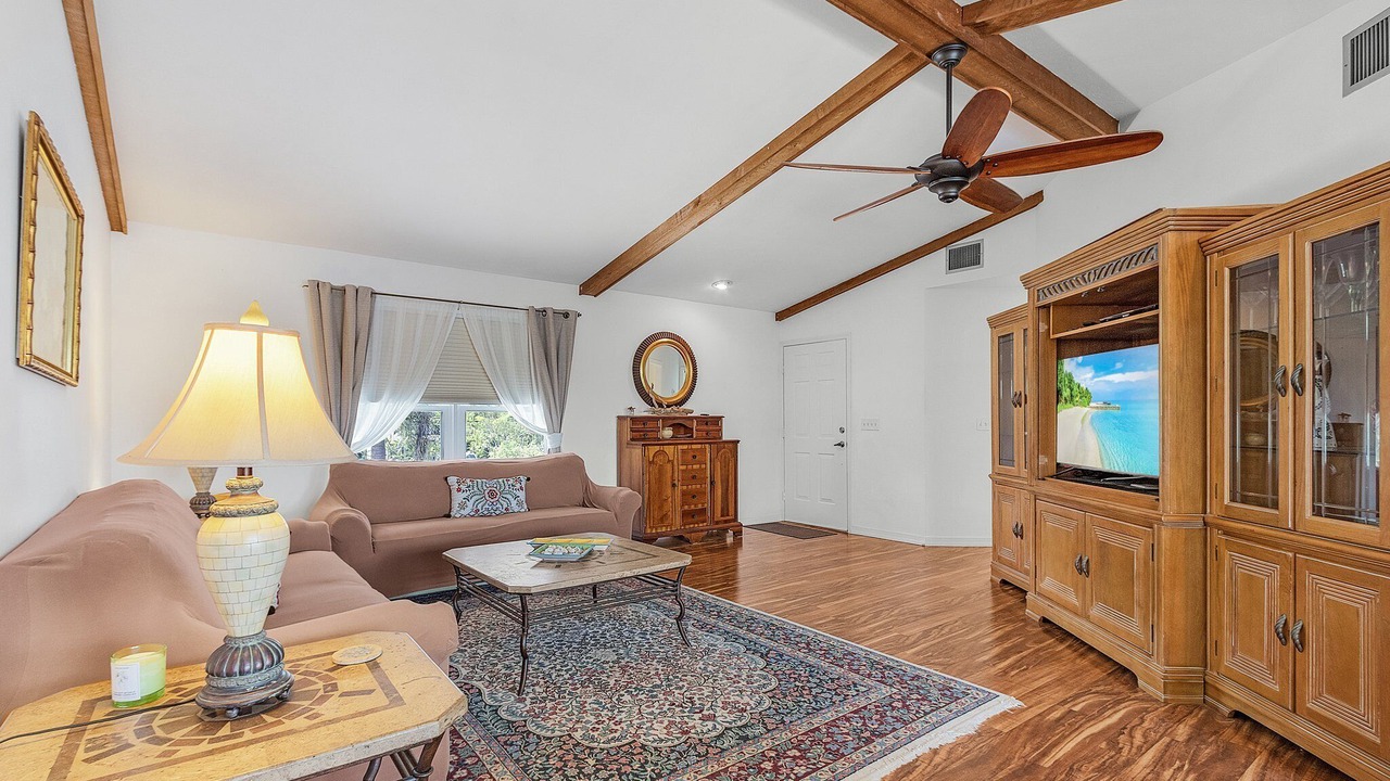 Photo of Livingroom in Bokeelia