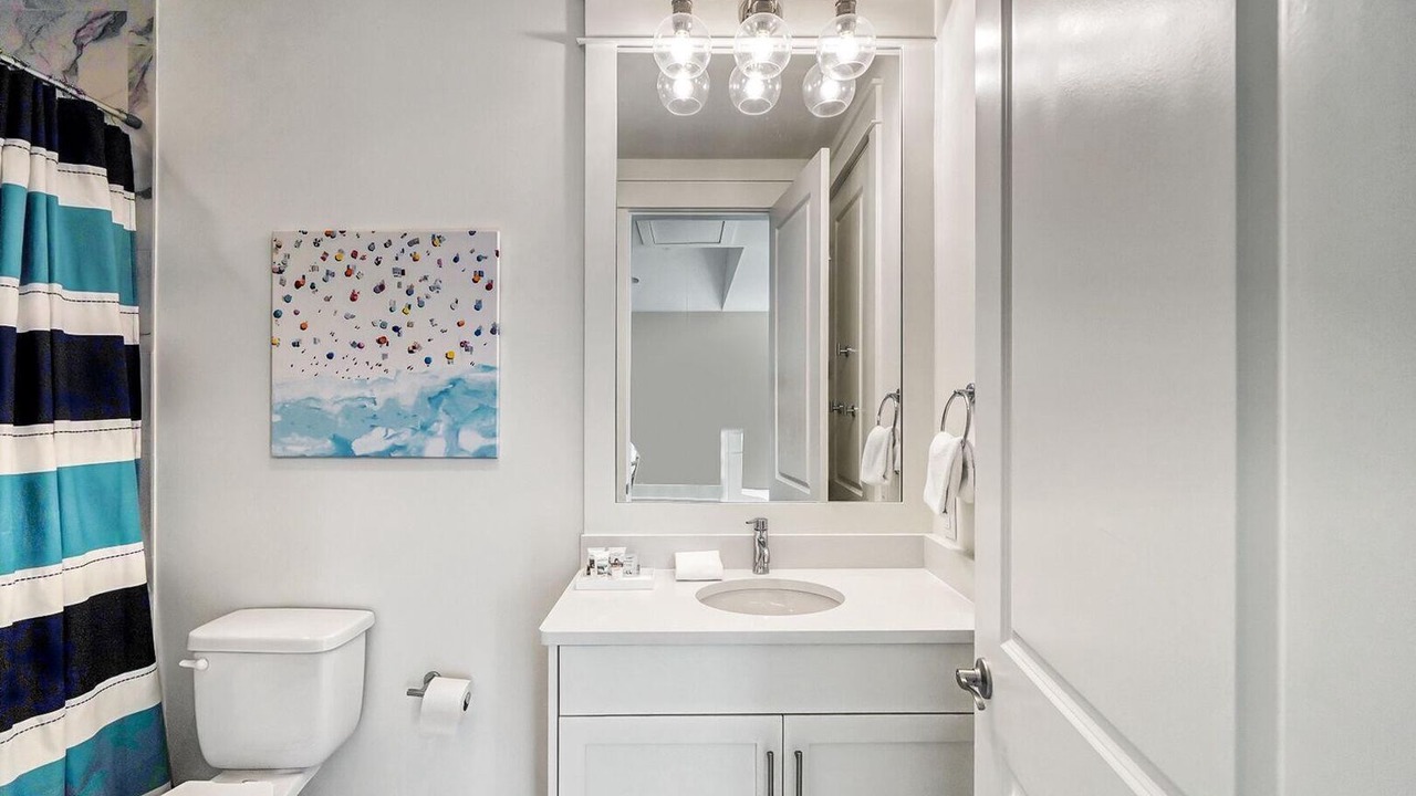 Photo of Bathroom in Treetop