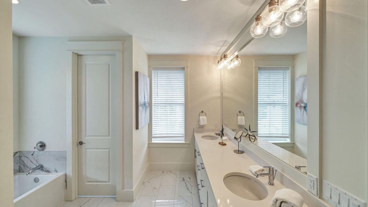Photo of Bathroom in Treetop