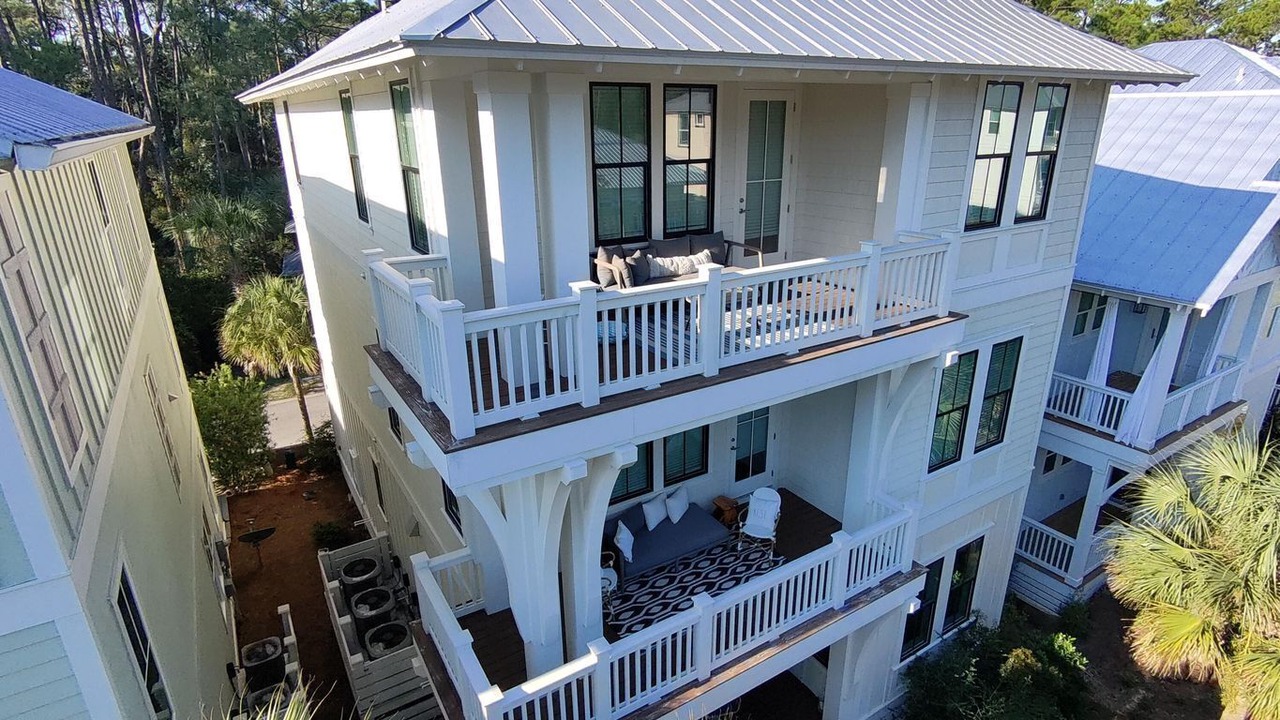 Photo of Patio Balcony in Treetop