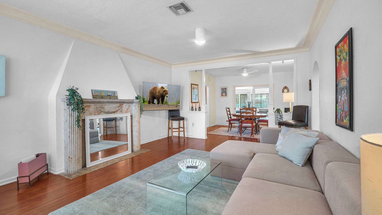 Photo of Livingroom in The Roads