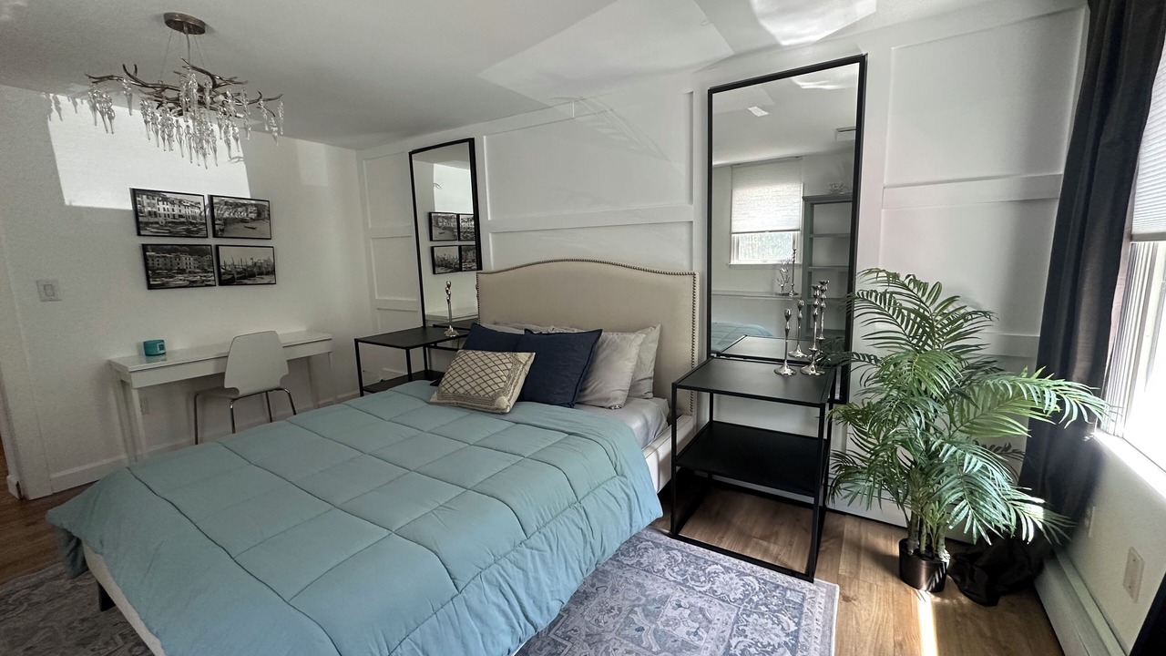 Photo of Bedroom in Stony Brook