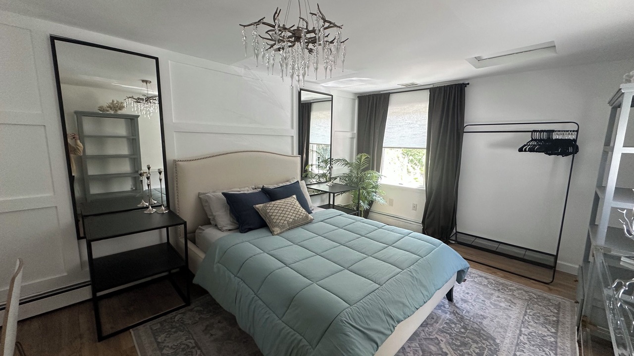 Photo of Bedroom in Stony Brook