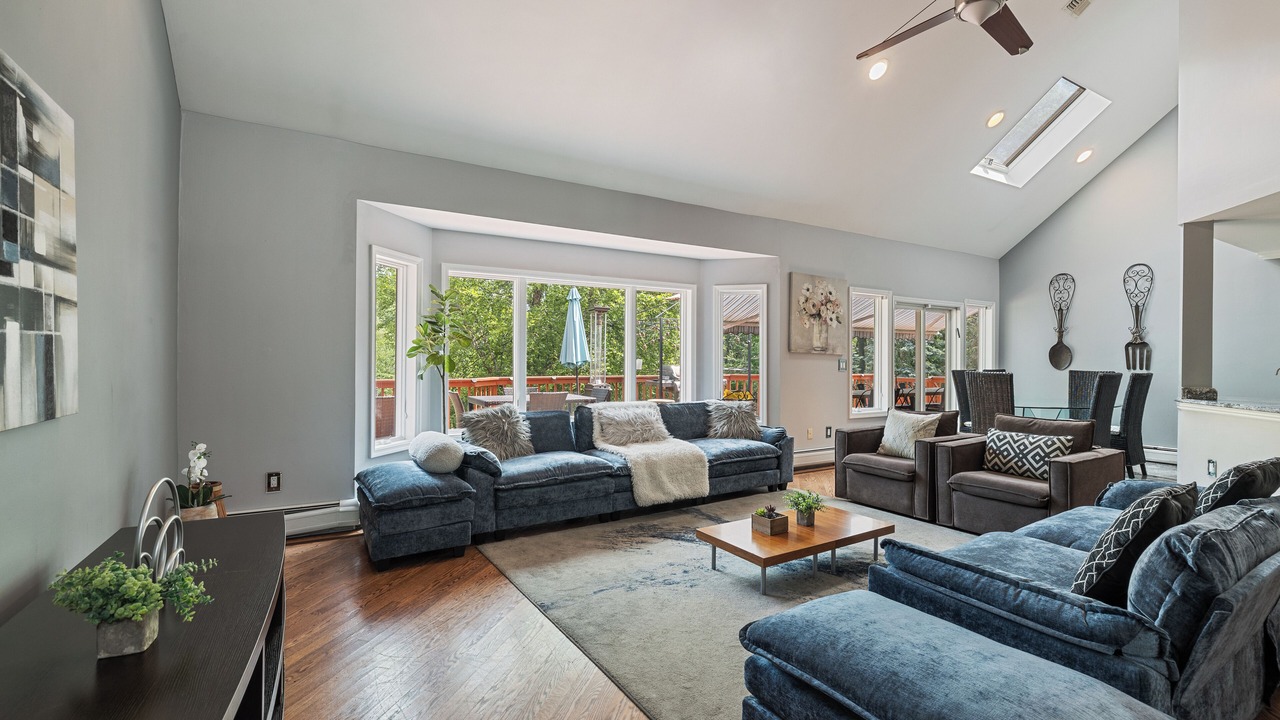 Photo of Livingroom in Stony Point