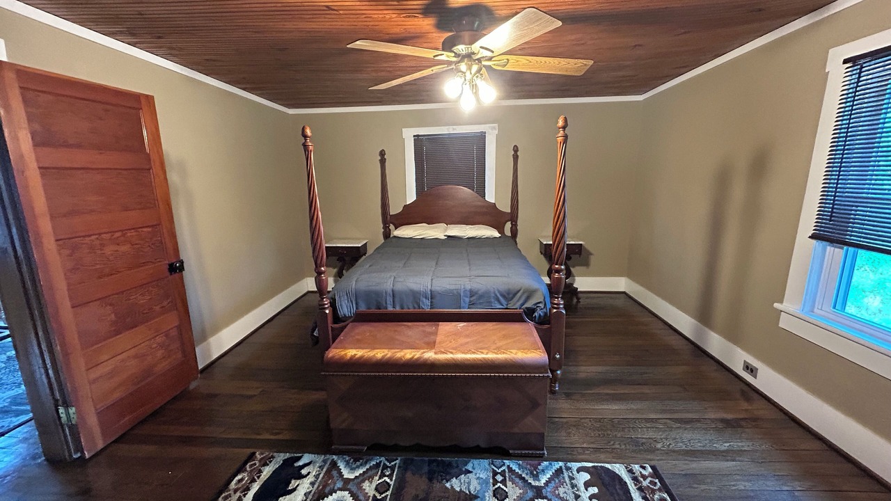 Photo of Bedroom in Simmonsville