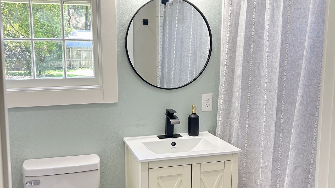 Photo of Bathroom in Live Oak