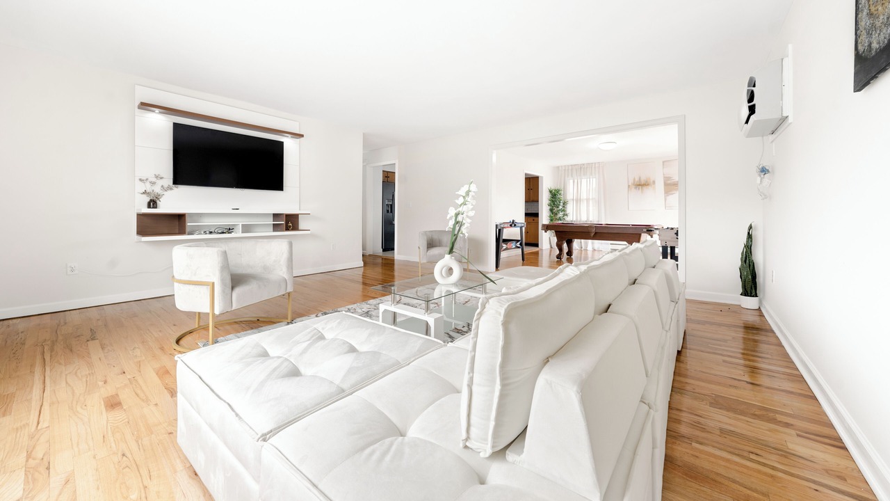 Photo of Livingroom in Southeast Yonkers