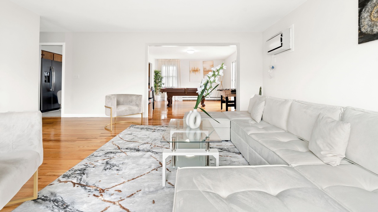 Photo of Livingroom in Southeast Yonkers