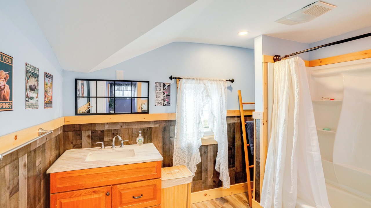 Photo of Bathroom in Catskill