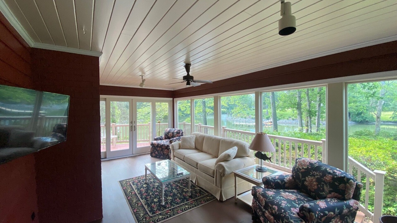 Photo of Livingroom in Weems