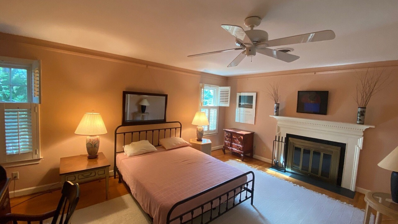 Photo of Bedroom in Weems
