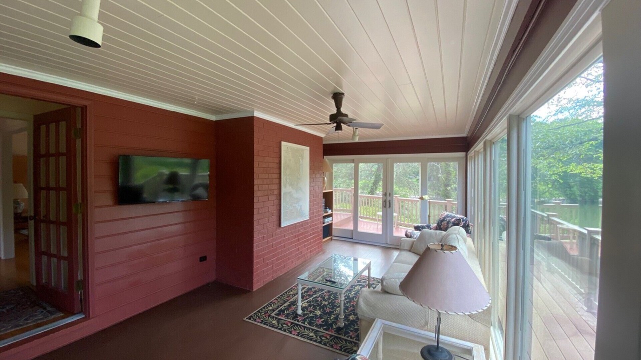Photo of Livingroom in Weems
