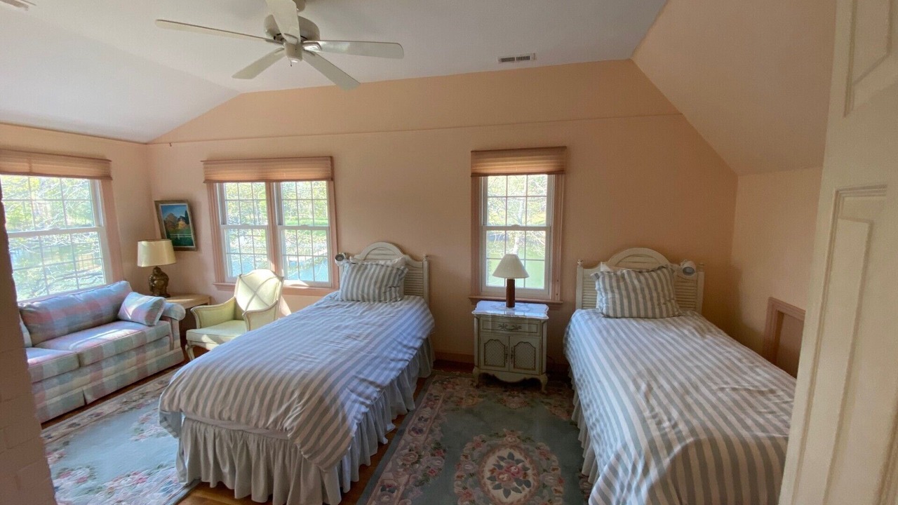 Photo of Bedroom in Weems