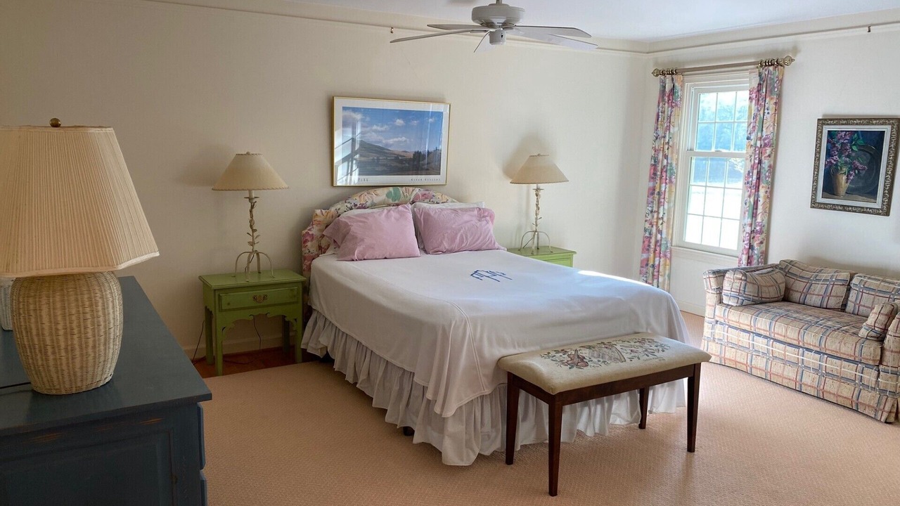 Photo of Bedroom in Weems