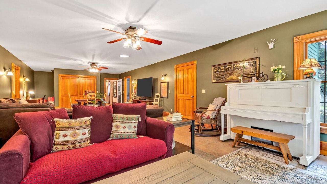 Photo of Livingroom in Teaticket