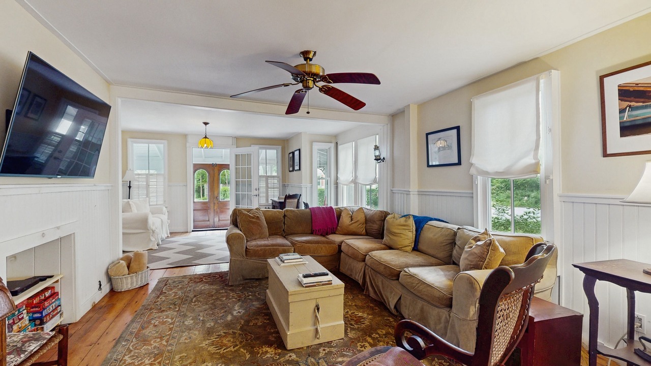 Photo of Livingroom in East Chop