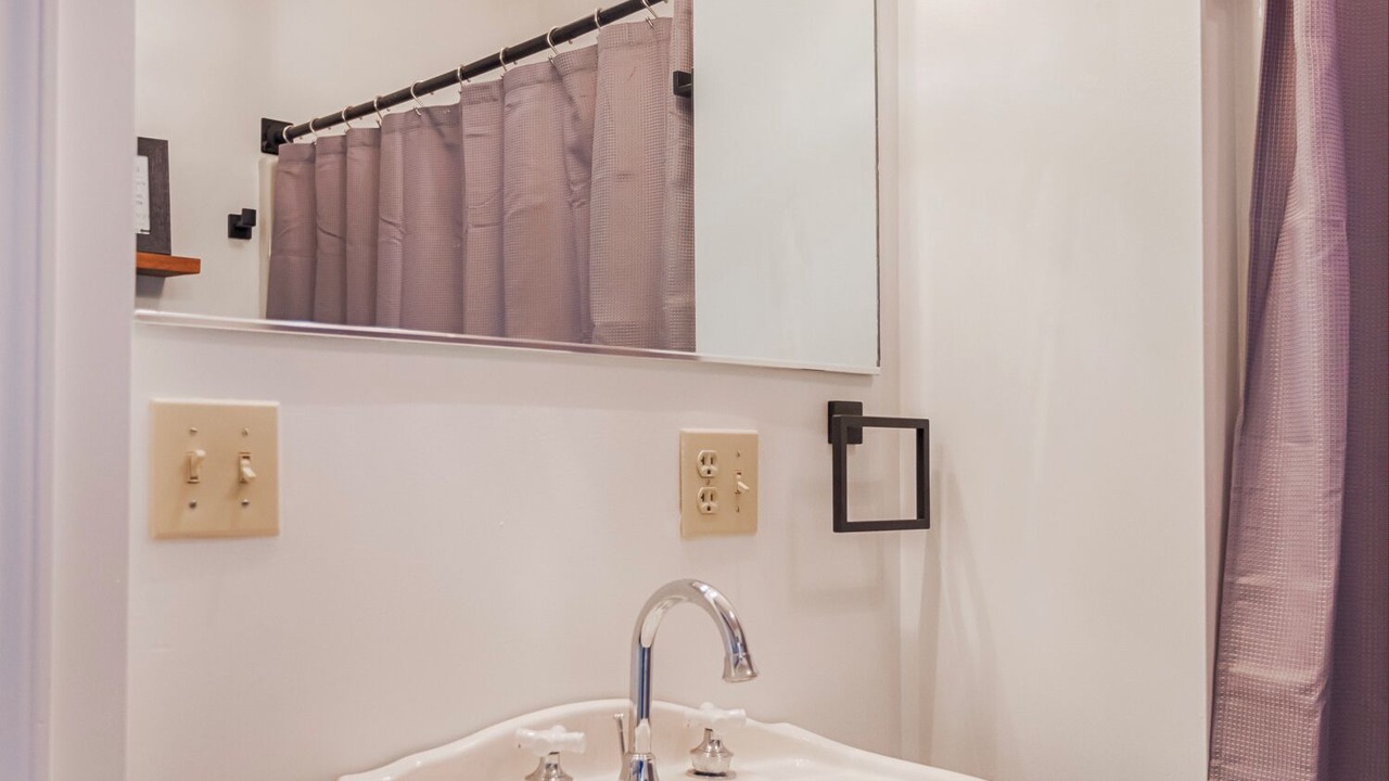 Photo of Bathroom in Ovid