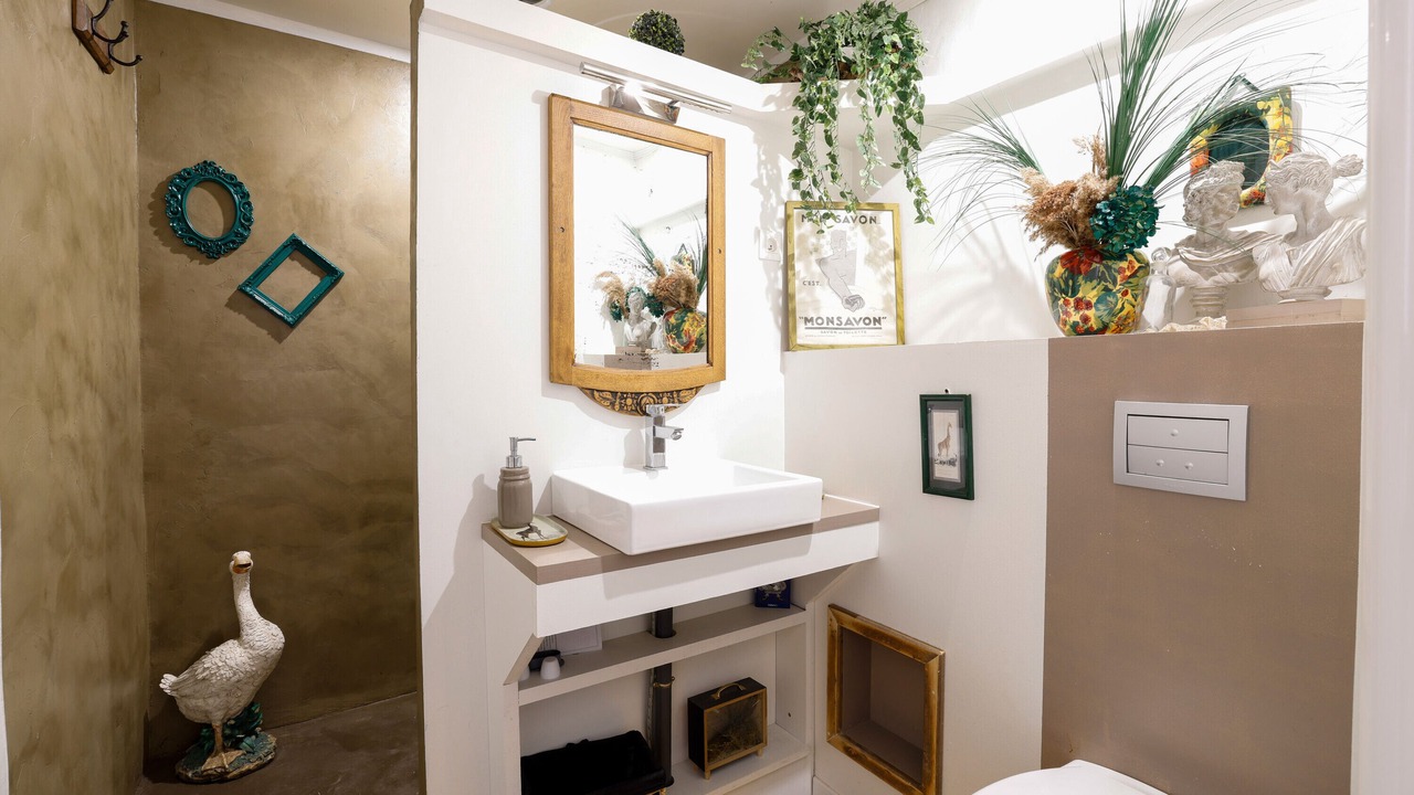 Photo of Bathroom in Cleguerec