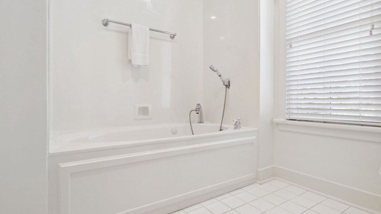 Photo of Bathroom in Beach District