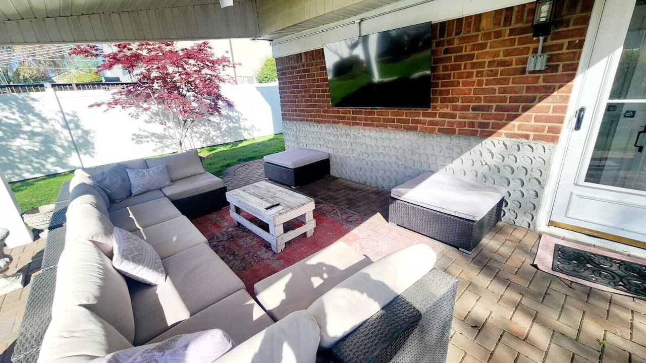 Photo of Patio Balcony in Hicksville